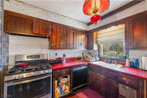 195 Emerson Avenue Paterson NJ 07502