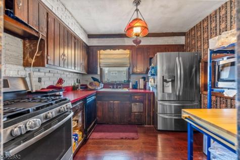 195 Emerson Avenue Paterson NJ 07502