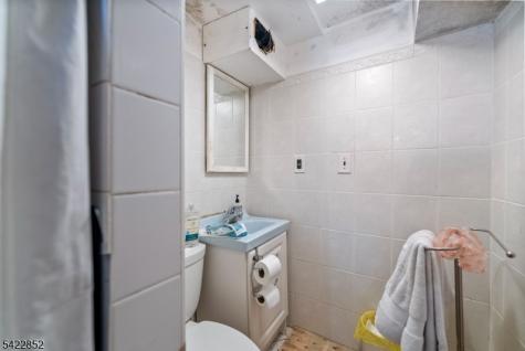 195 Emerson Avenue Paterson NJ 07502