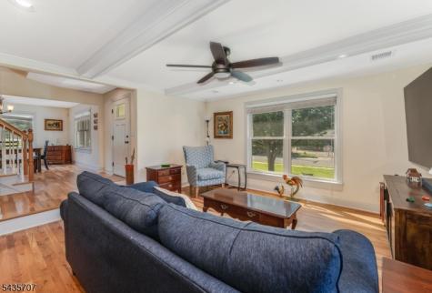 5 Marudy Drive Clinton NJ 08809