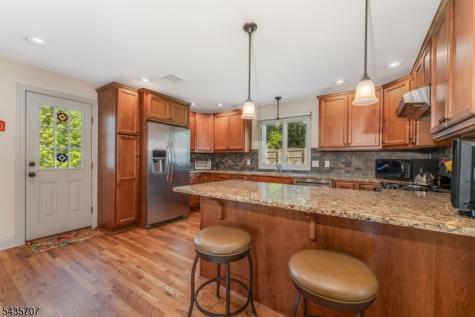 5 Marudy Drive Clinton NJ 08809