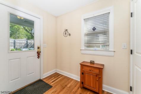 5 Marudy Drive Clinton NJ 08809