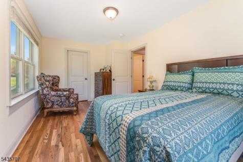 5 Marudy Drive Clinton NJ 08809
