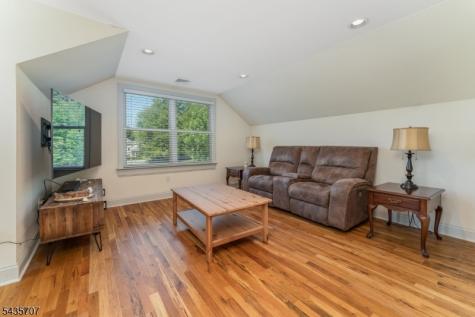 5 Marudy Drive Clinton NJ 08809