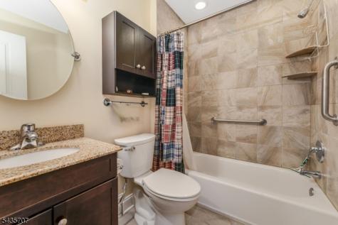 5 Marudy Drive Clinton NJ 08809