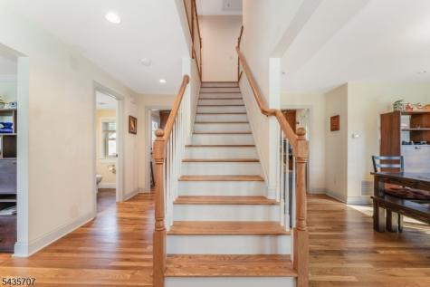 5 Marudy Drive Clinton NJ 08809