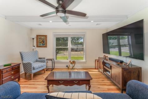 5 Marudy Drive Clinton NJ 08809