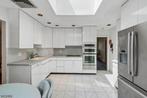 12 Clover Court Cedar Grove NJ 07009