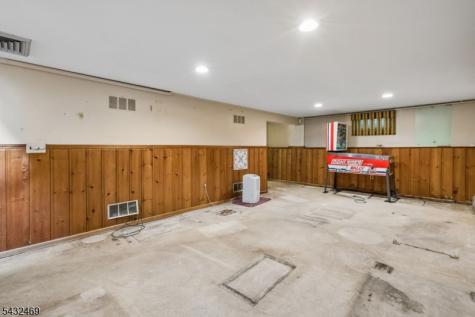 12 Clover Court Cedar Grove NJ 07009