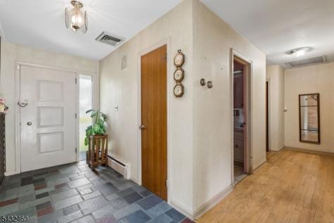 12 Clover Court Cedar Grove NJ 07009