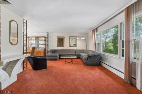 12 Clover Court Cedar Grove NJ 07009