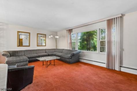 12 Clover Court Cedar Grove NJ 07009