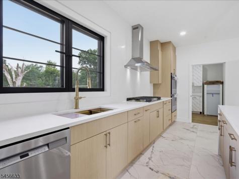 40 Evelyn Avenue Franklin NJ 08823