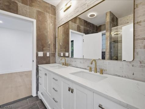 40 Evelyn Avenue Franklin NJ 08823