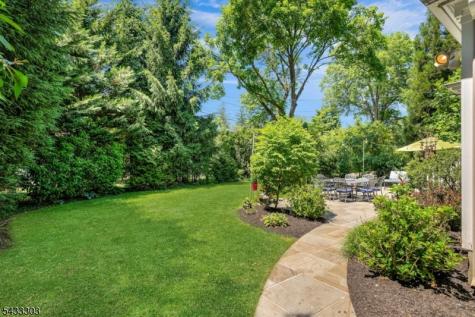 10 Fairview Avenue Summit NJ 07901