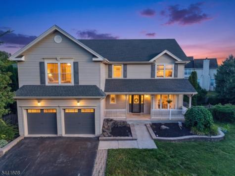 3 Grant Way Lopatcong NJ 08865