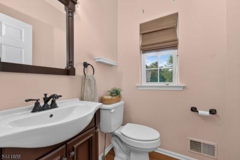 3 Grant Way Lopatcong NJ 08865