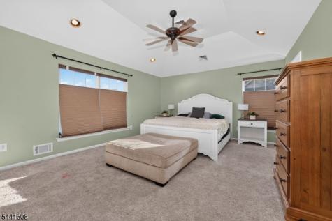3 Grant Way Lopatcong NJ 08865
