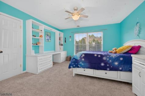 3 Grant Way Lopatcong NJ 08865