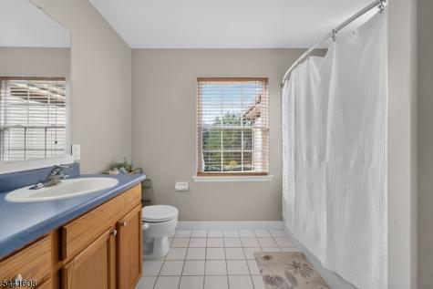 3 Grant Way Lopatcong NJ 08865