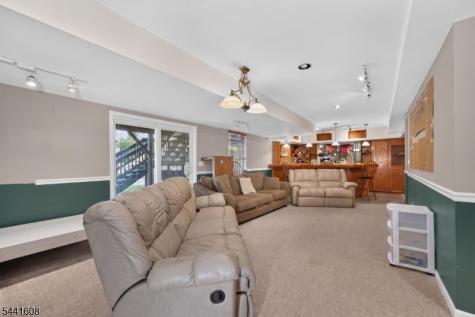 3 Grant Way Lopatcong NJ 08865