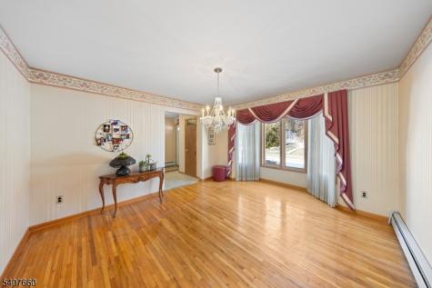 2 Mettle Lane Roxbury NJ 07885