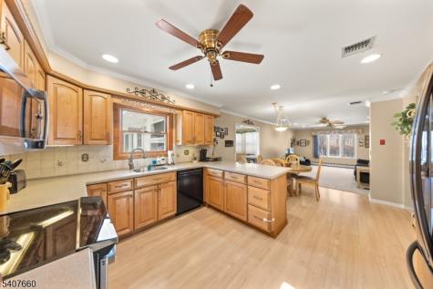 2 Mettle Lane Roxbury NJ 07885