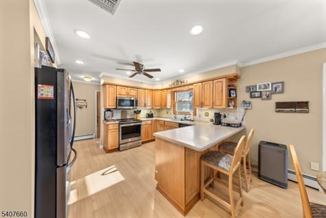 2 Mettle Lane Roxbury NJ 07885