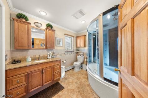 2 Mettle Lane Roxbury NJ 07885