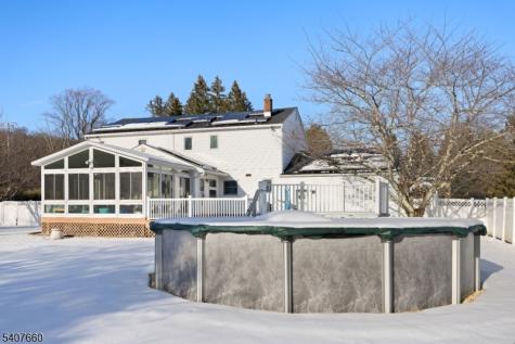 2 Mettle Lane Roxbury NJ 07885