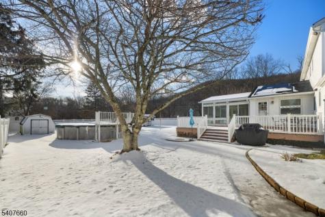2 Mettle Lane Roxbury NJ 07885