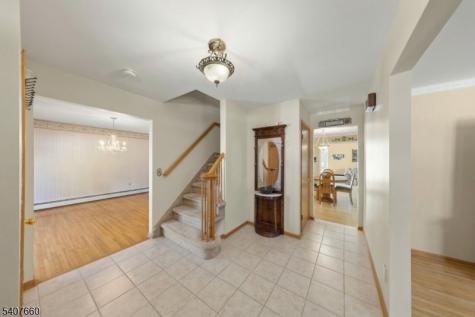 2 Mettle Lane Roxbury NJ 07885
