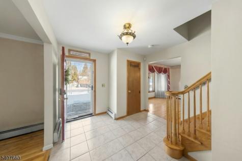 2 Mettle Lane Roxbury NJ 07885