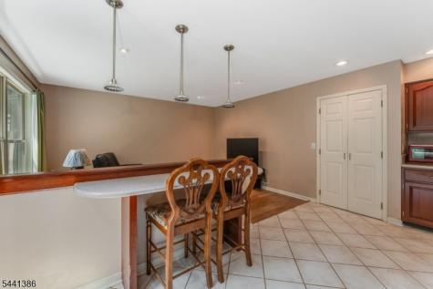 16 Woodland Terrace Bloomsbury NJ 08804