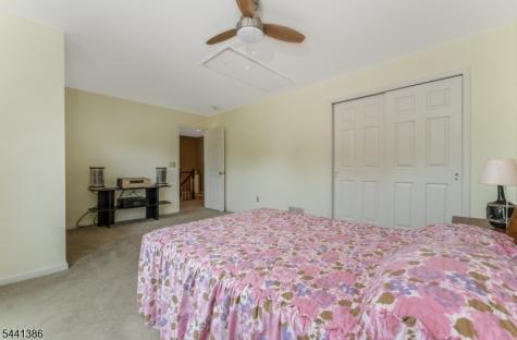 16 Woodland Terrace Bloomsbury NJ 08804