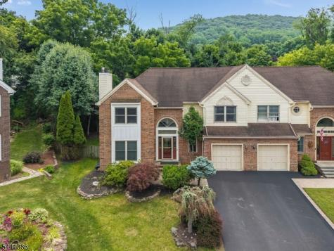 16 Woodland Terrace Bloomsbury NJ 08804