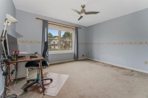 16 Woodland Terrace Bloomsbury NJ 08804