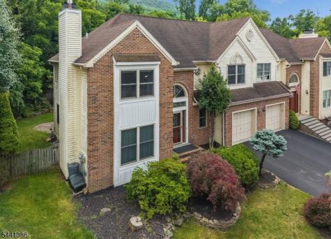 16 Woodland Terrace Bloomsbury NJ 08804