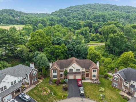 16 Woodland Terrace Bloomsbury NJ 08804