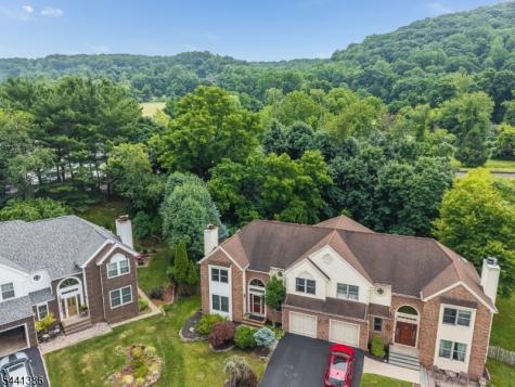 16 Woodland Terrace Bloomsbury NJ 08804