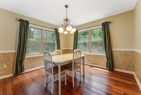 16 Woodland Terrace Bloomsbury NJ 08804