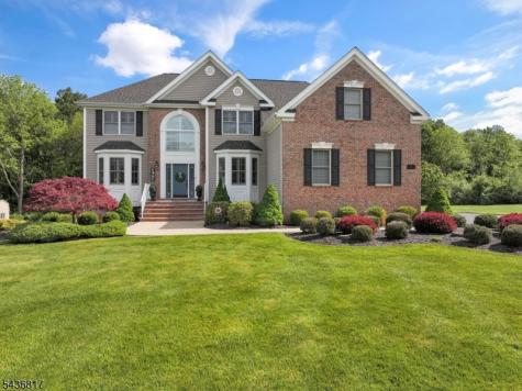 16 Saint Andrews Court Mount Olive NJ 07836