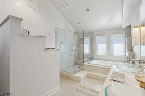 15 Laurie Court Scotch Plains NJ 07076