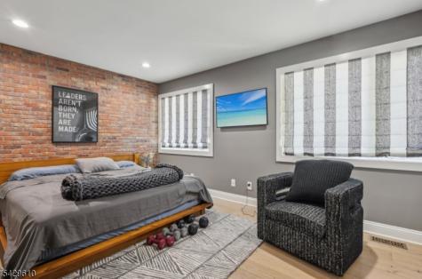15 Laurie Court Scotch Plains NJ 07076