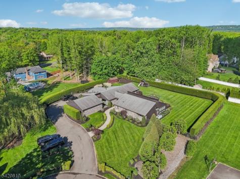 15 Laurie Court Scotch Plains NJ 07076