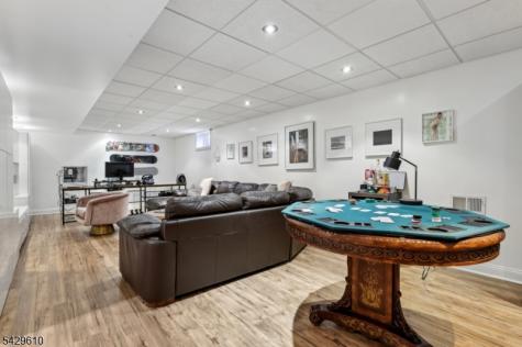 15 Laurie Court Scotch Plains NJ 07076