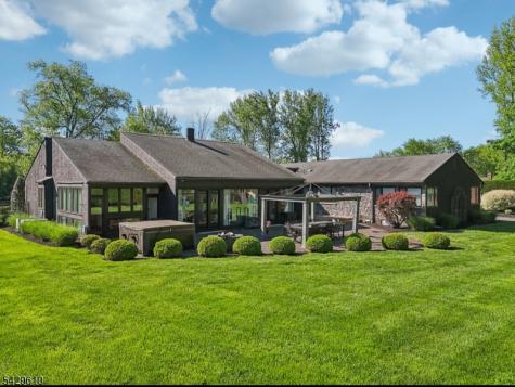 15 Laurie Court Scotch Plains NJ 07076