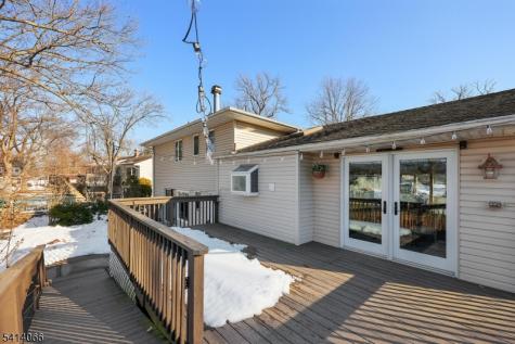 372 Willow Way Clark NJ 07066