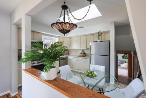 372 Willow Way Clark NJ 07066