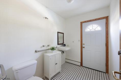 372 Willow Way Clark NJ 07066